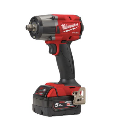 LLAVE IMPACTO MILWAUKEE M18 1/2" (2 BATERÍAS 5 AH Y CARGADOR)